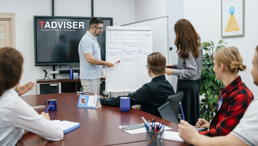 При поддержке РЕЛЭКС на TAdviser опубликован обзор рынка заказной ИТ-разработки